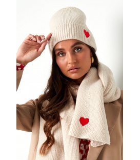 Stijlvolle Grijze Muts met Rood Hart - Trendy Winteraccessoire