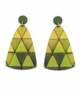 Groene gekleurde houten oorhangers met een ruit motief