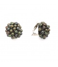 Oorclips met glanzende groene, bruine kralen 