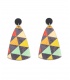 Oorbellen hout gekleurd met geometrisch patroon 